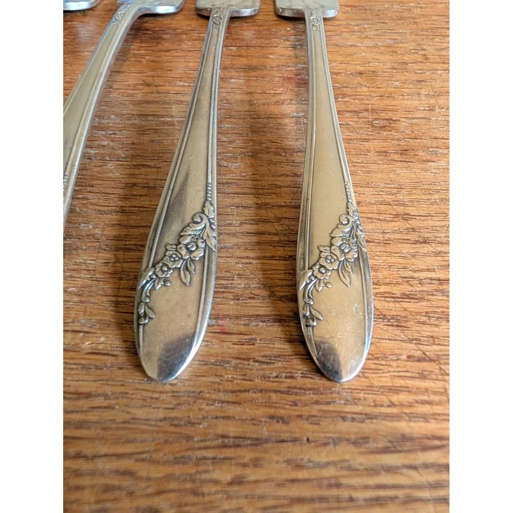 Oneida Community Tudor Plate Queen Bess II Silverplate Dinner Forks Set of 4